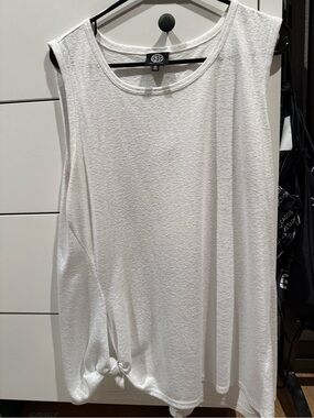 bobeau White Sleeveless Knot-Hem Tank